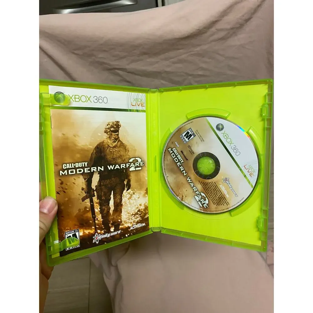 Call of Duty: Modern Warfare 2 (Microsoft Xbox 360, 2009) CIB